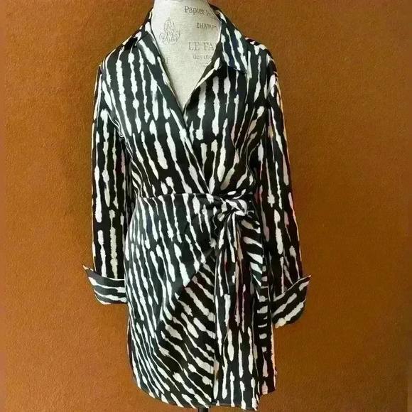 House Of Harlowe 1960 Long Sleeve Black And White Wrap Dress Size Large EUC! - Picture 2 of 13
